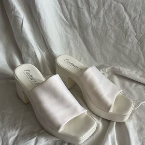 L’Intervalle Women's White Slide Sandals